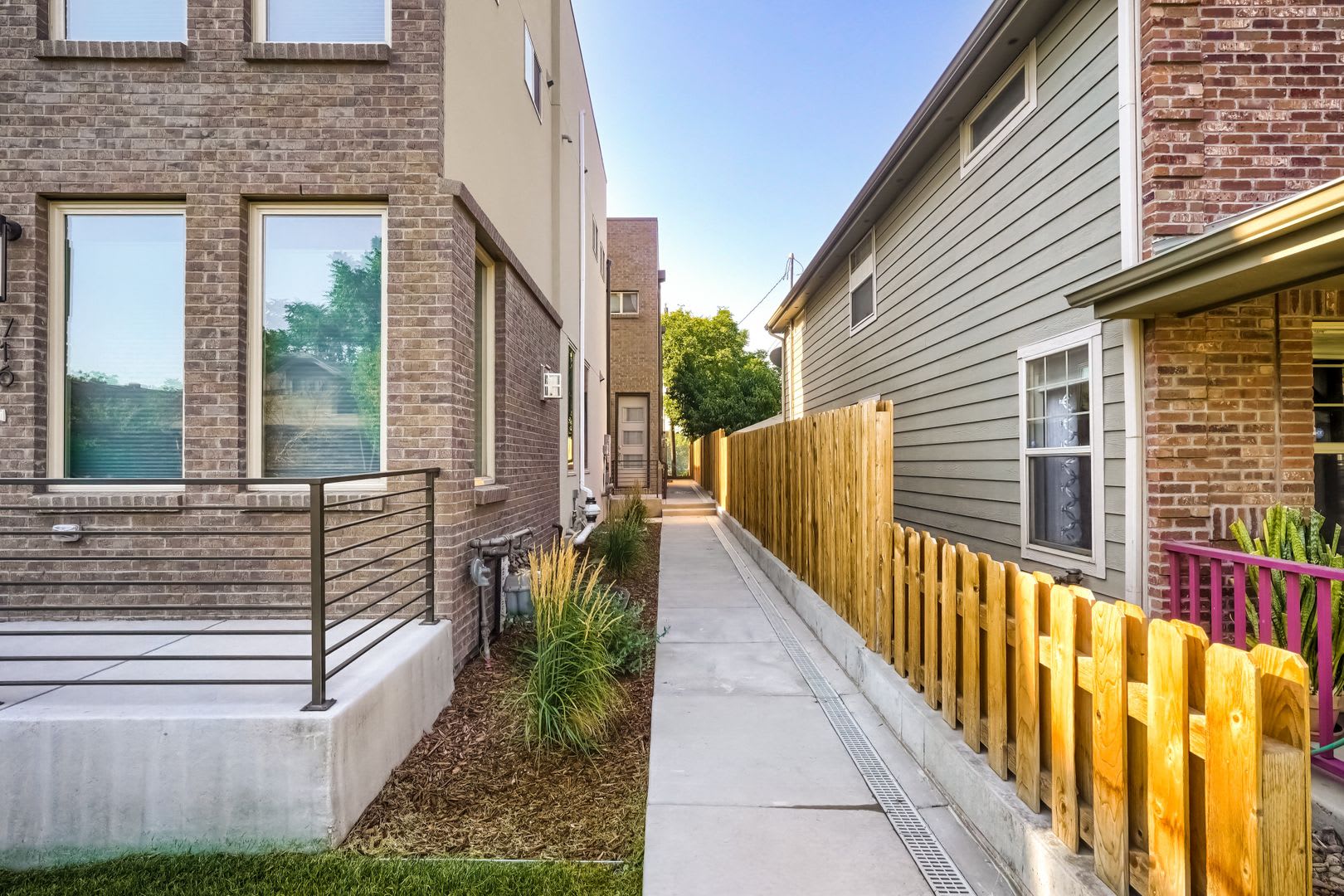 ** Incentives** 3 bedroom / 3.5 bath Townhome + 2 Large Flex Spaces & Spacious Roof Top Deck! – photo 5