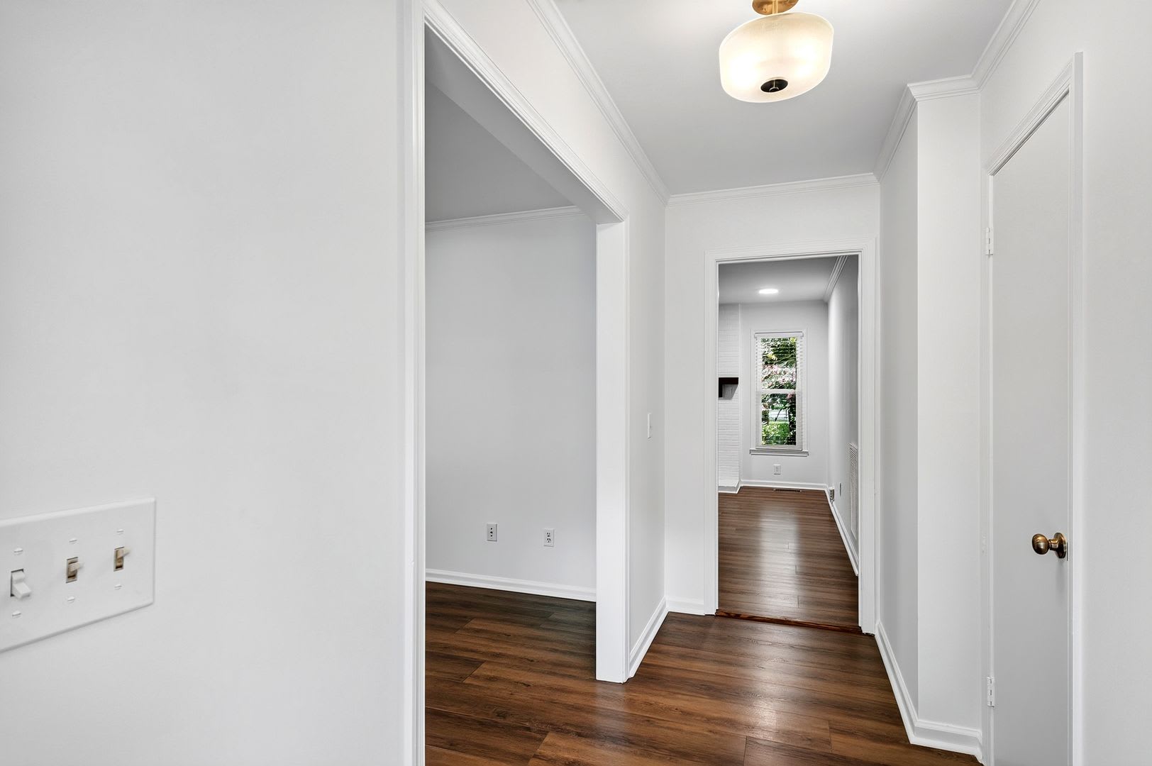 Thoughtfully Updated 3BR Ranch on Quiet Cul-de-Sac Near North Hills! ** Application PENDING ** – photo 4