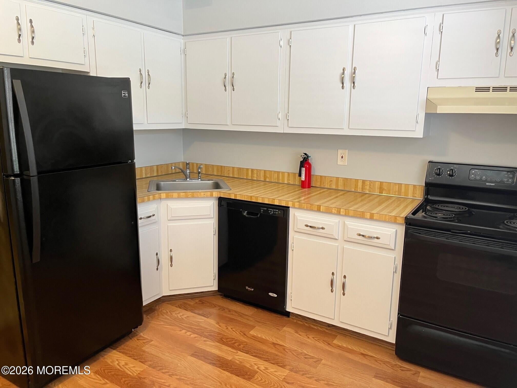 1508 Silver Court – photo 4