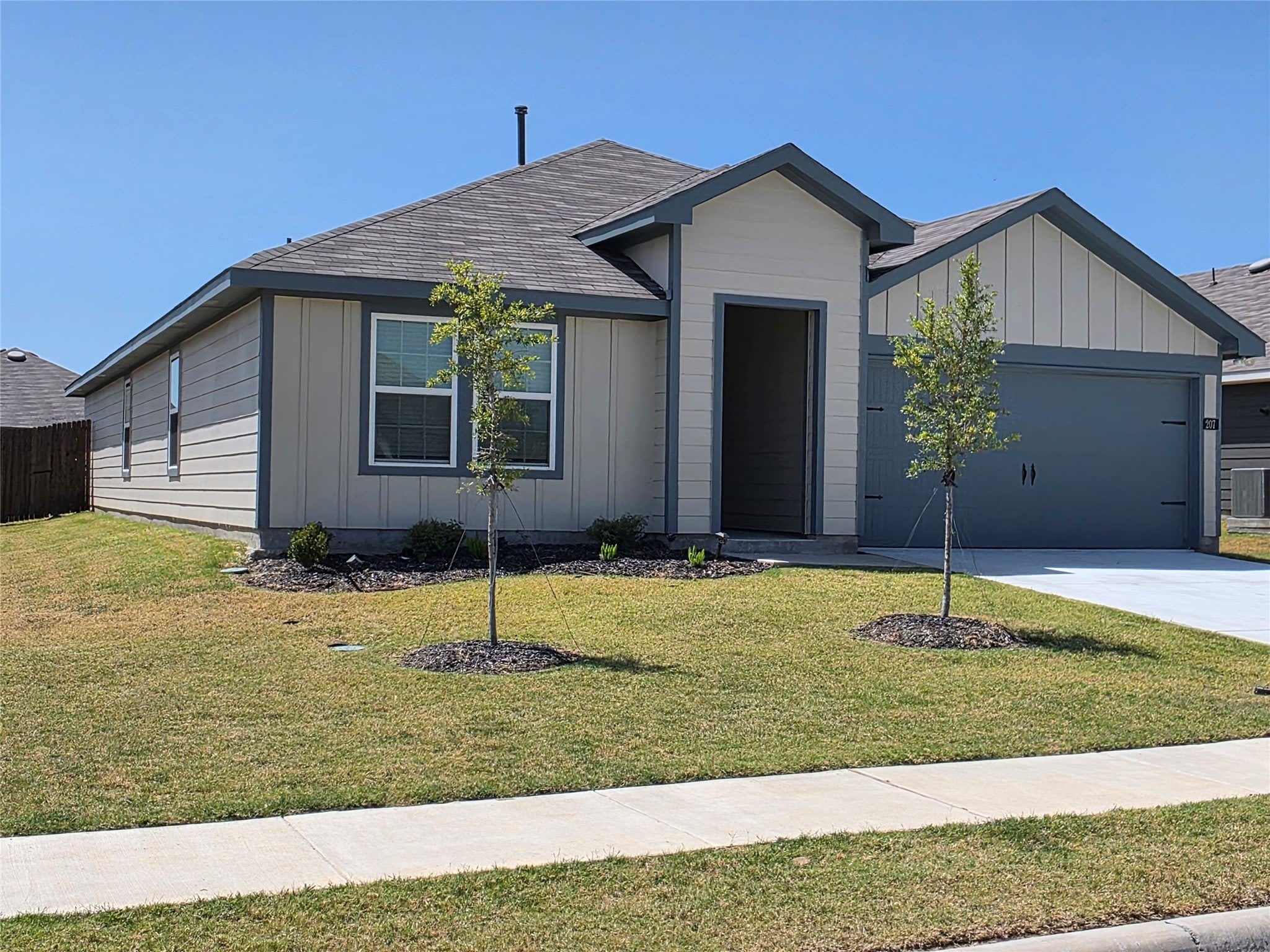 207 Weatherboard Drive – photo 1