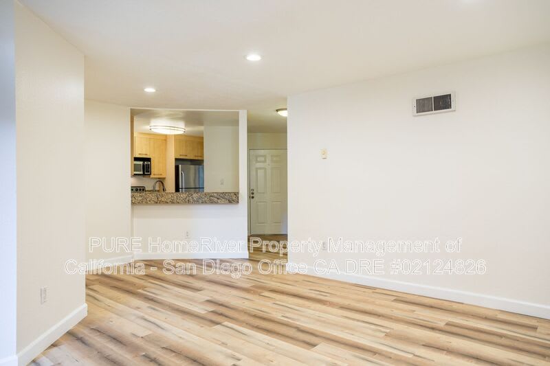 7415 Charmant Dr – photo 3