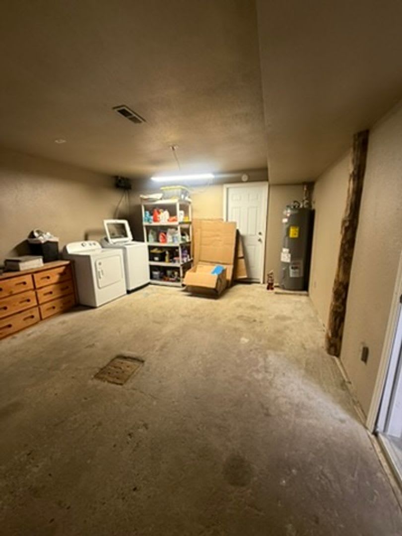 Spacious Pet-Friendly Home with Fireplace, Garage & Huge Deck Near Fairbanks – photo 4