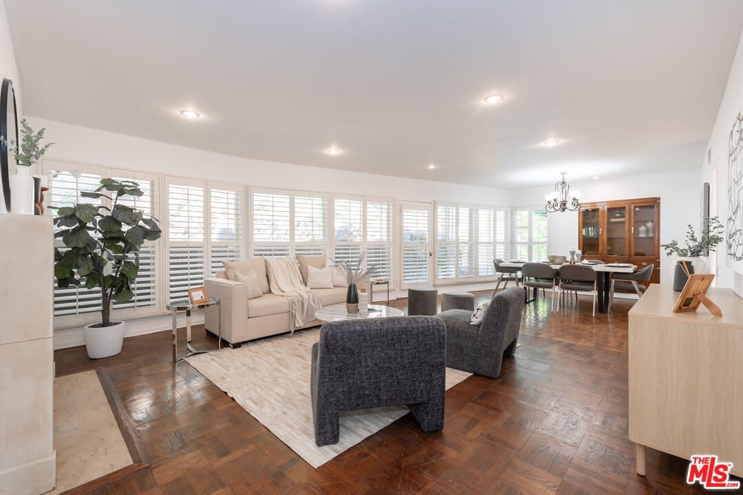 2559 HUTTON Dr – photo 1