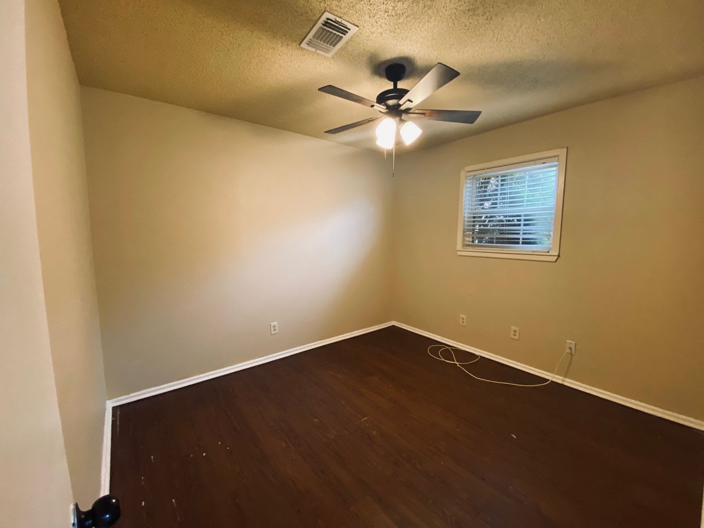 3 Bedroom Home in Great Location – photo 4