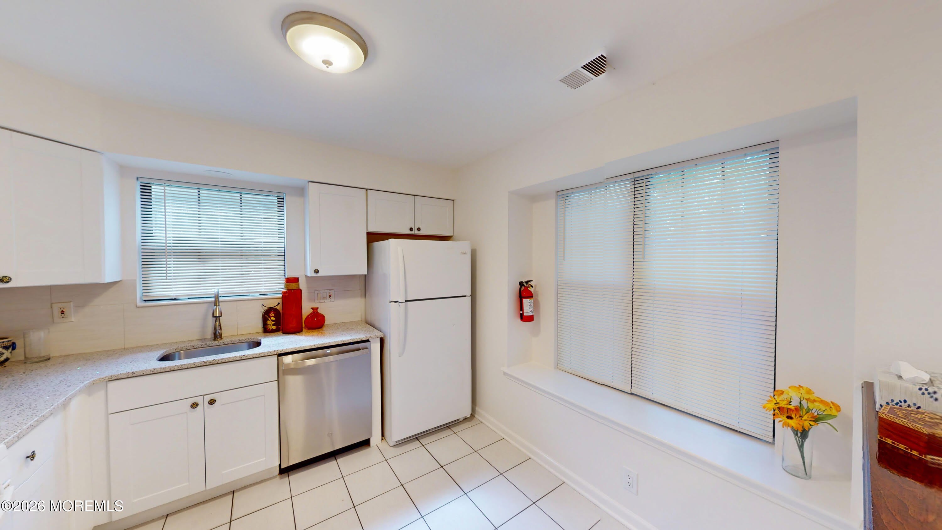 1 Amherst Court – photo 5