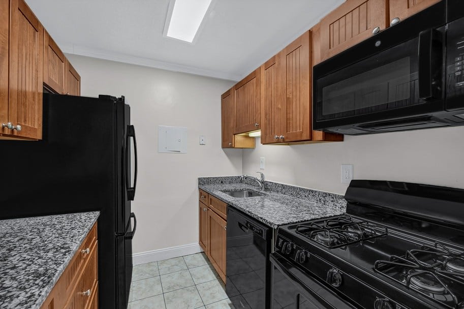 Middlebrooke Apartments – photo 1