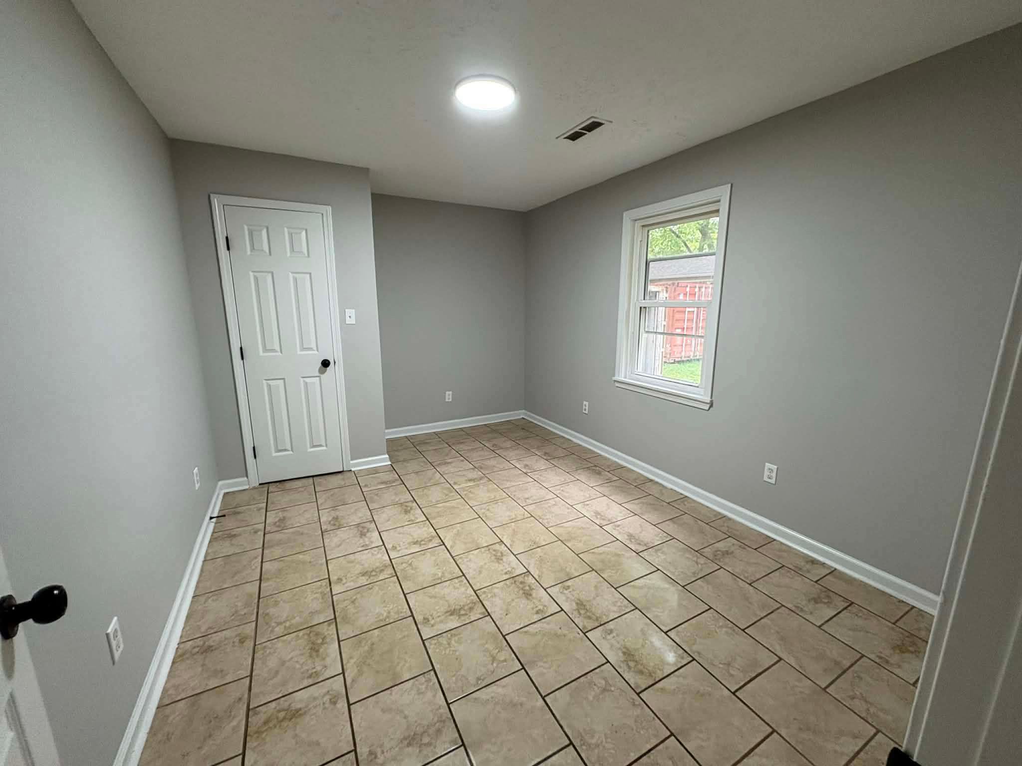 813 Scott St # 3, Brownsville – photo 3