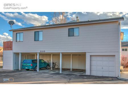 3bed 2 bath End Unit Townhouse Off Bike Path & Next to Park – photo 2