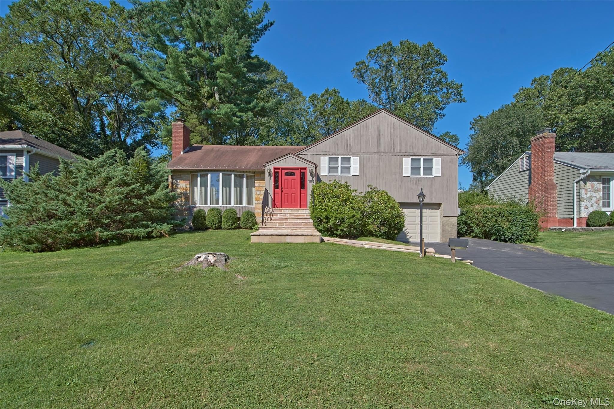 185 Pinewood Road – photo 1