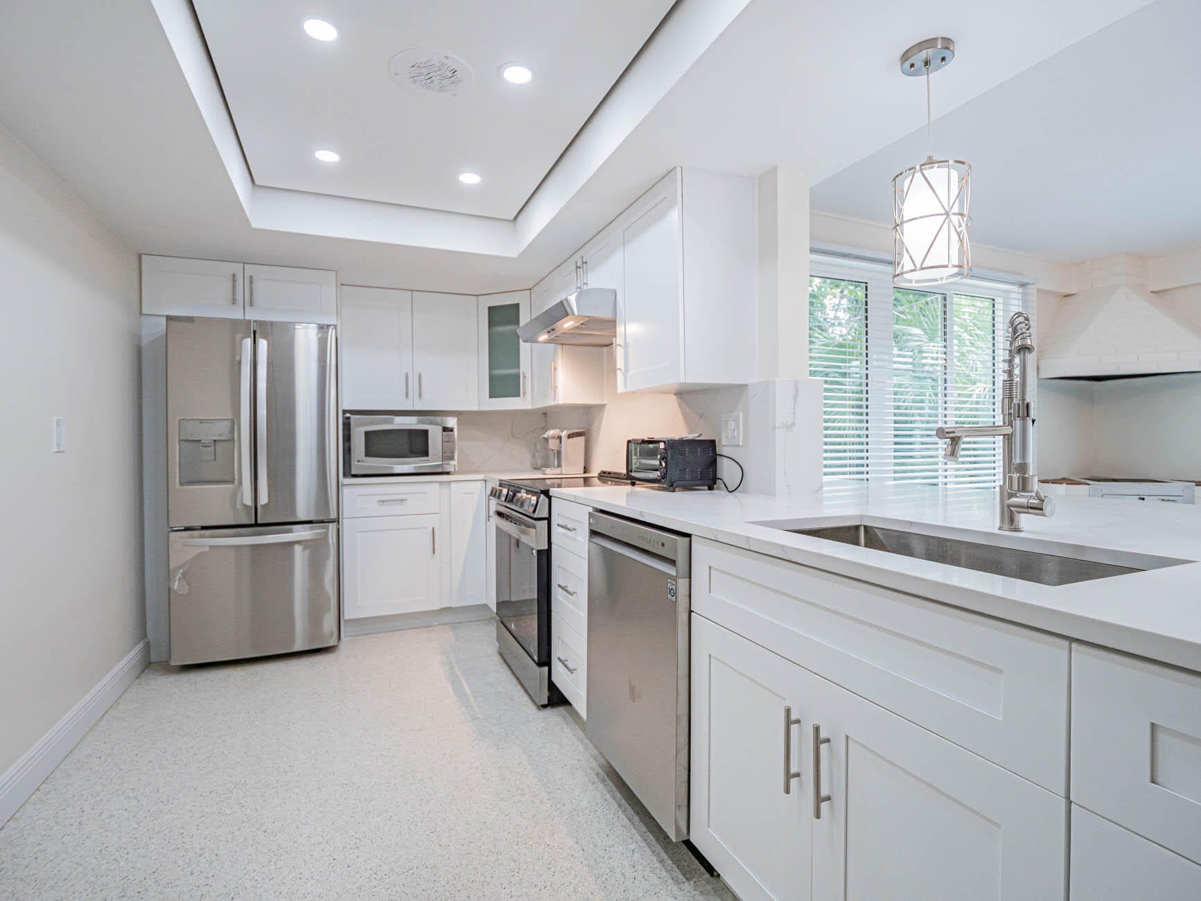 626 Honeysuckle Lane – photo 4
