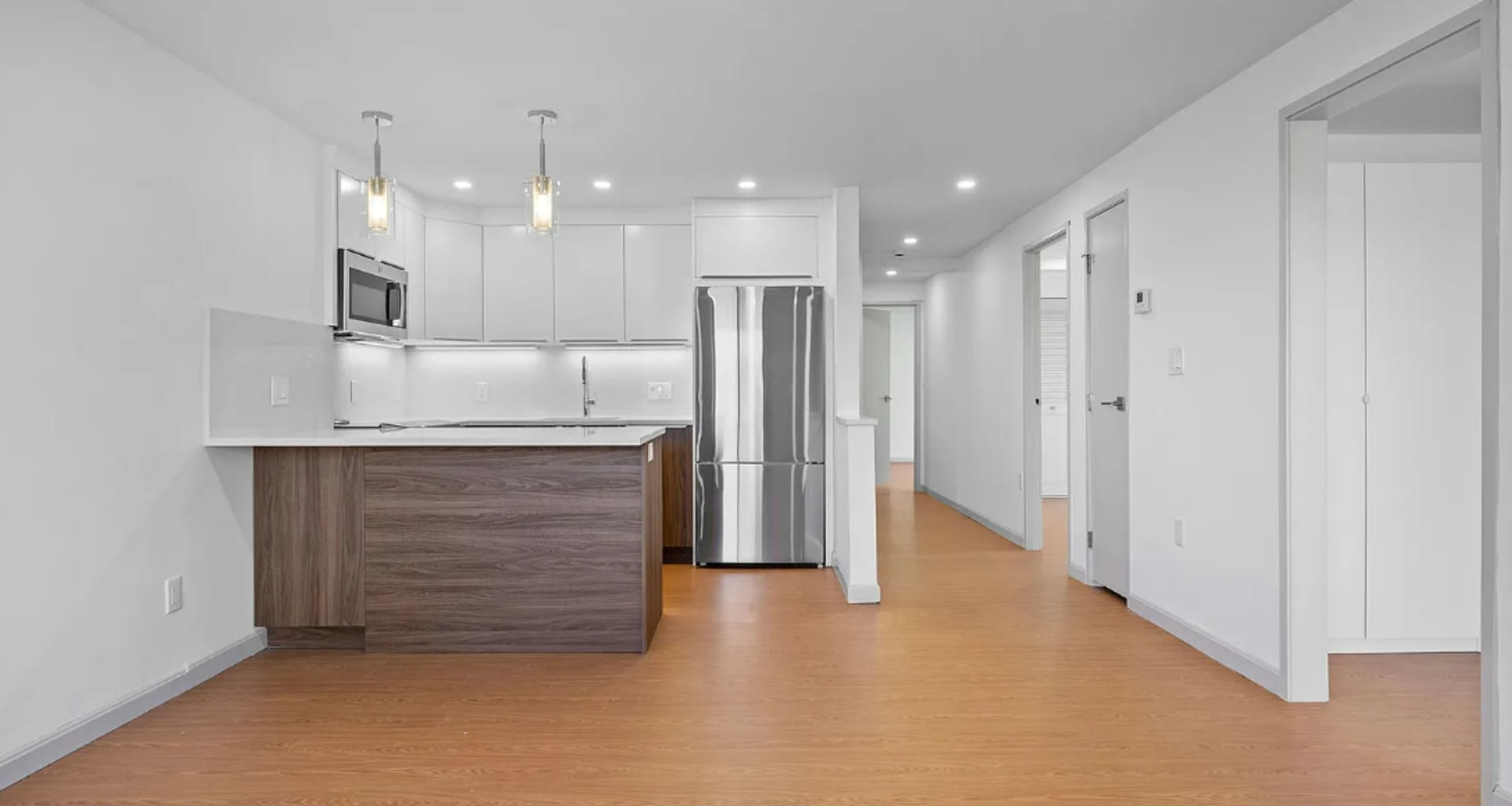 Charming 3 Bedroom- No Broker Fee – photo 1