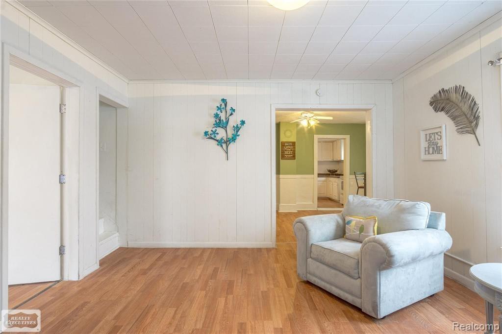 107 East Perry Street – photo 3
