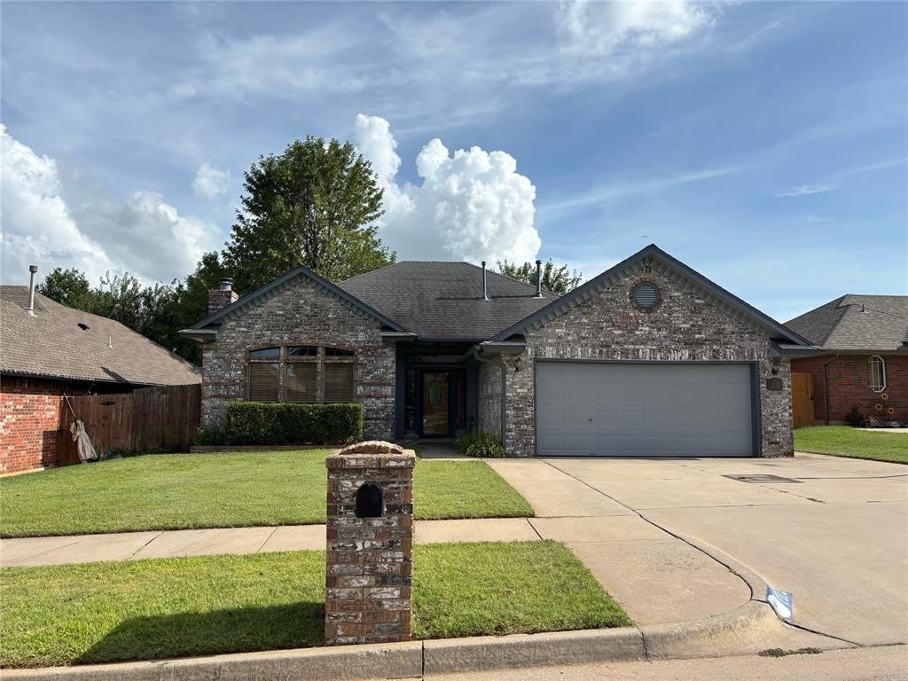 1112 SW 132nd Place – photo 1