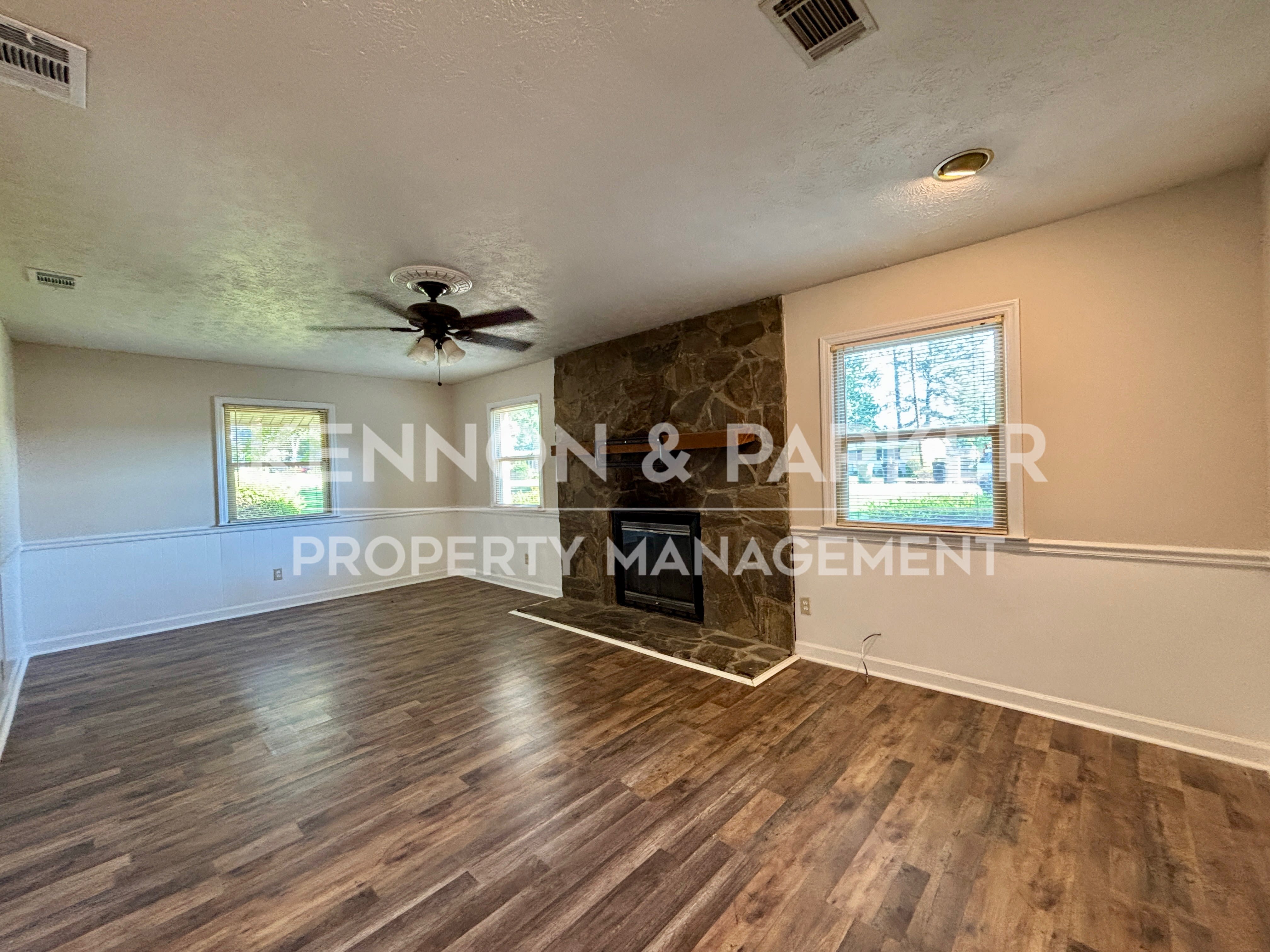 4494 Longview Dr – photo 4