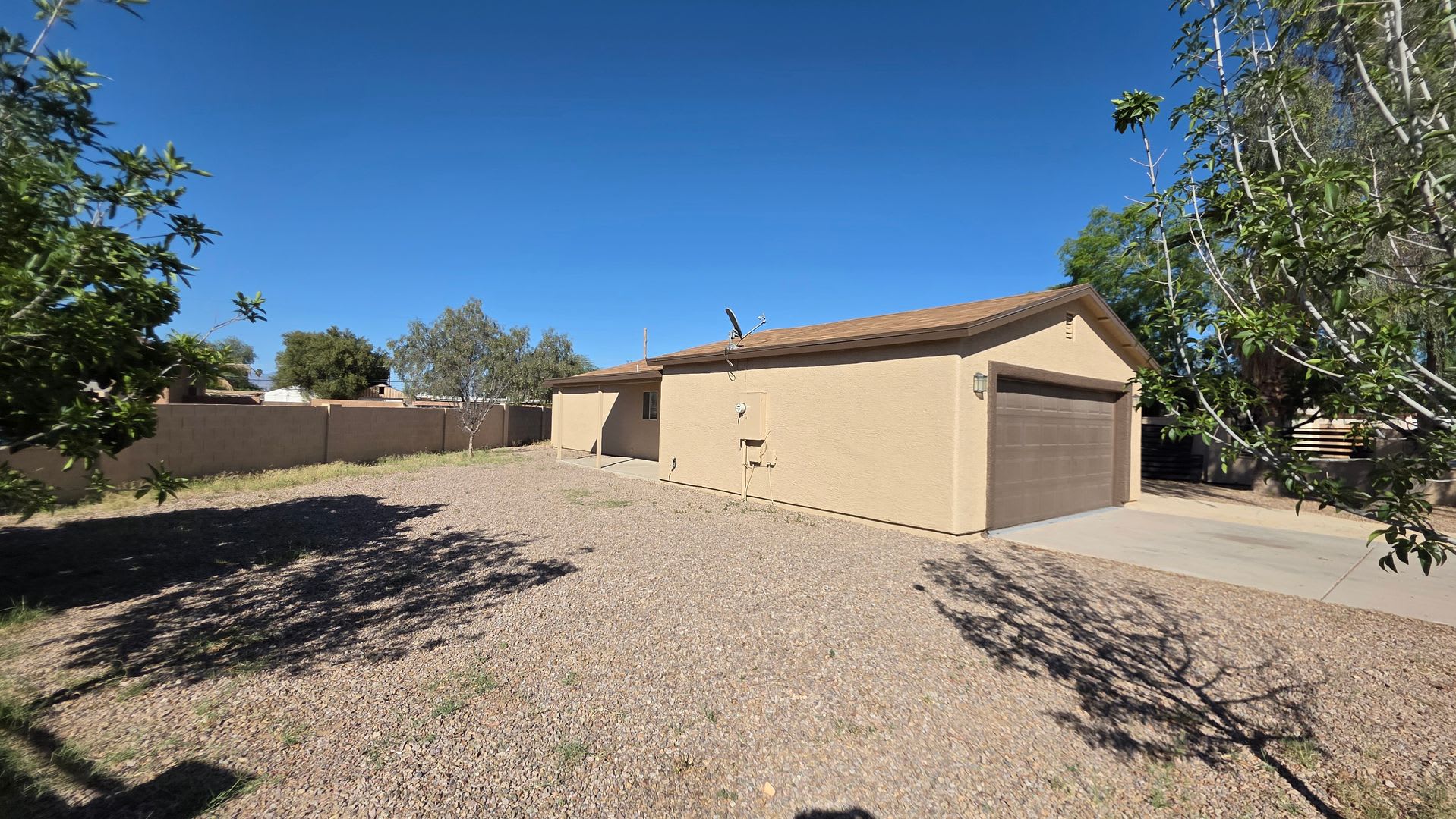 Beautiful Renovated 4 Bed 2 Bath HOME! – photo 2