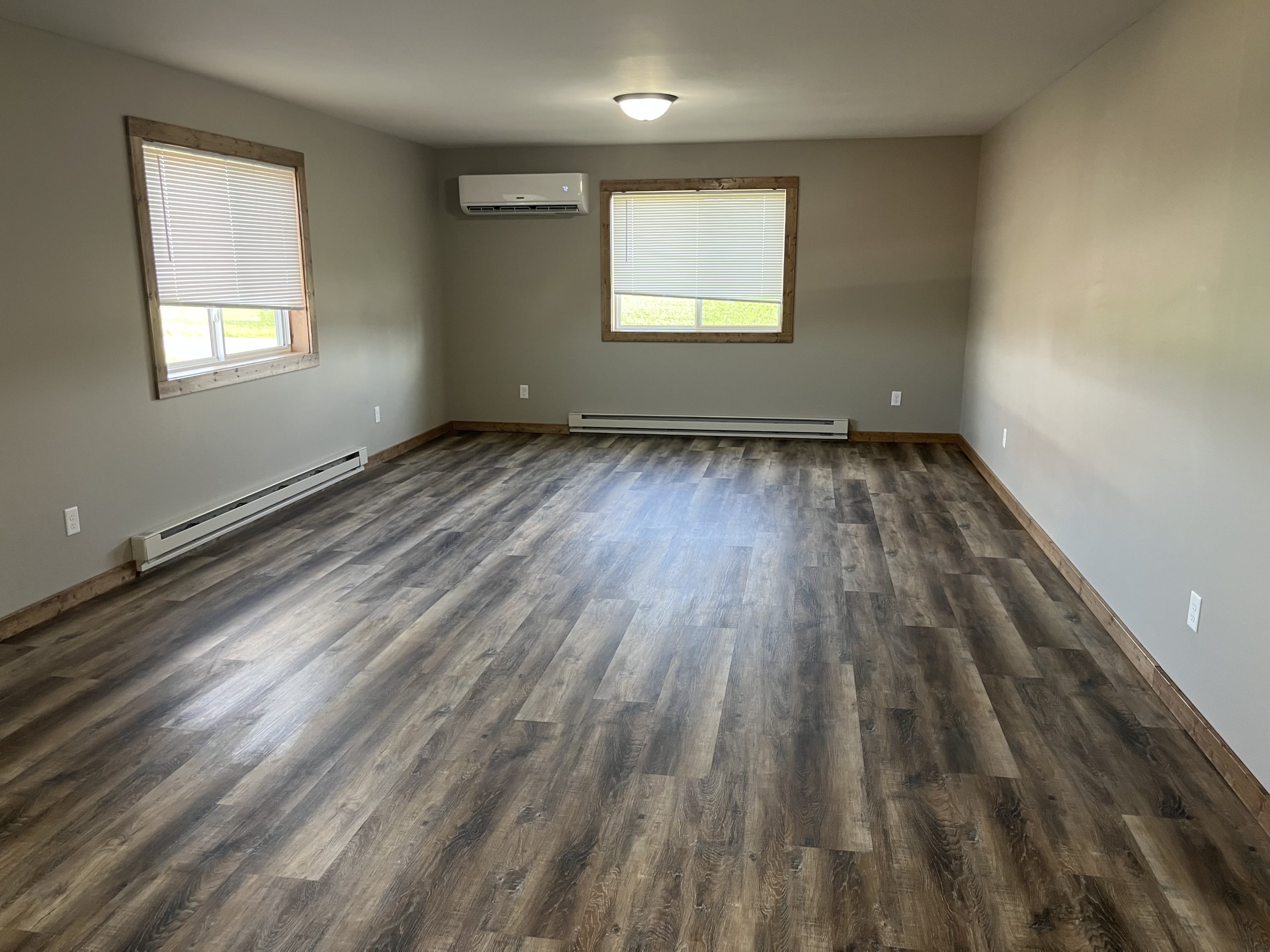 650 Luiken Street – photo 2