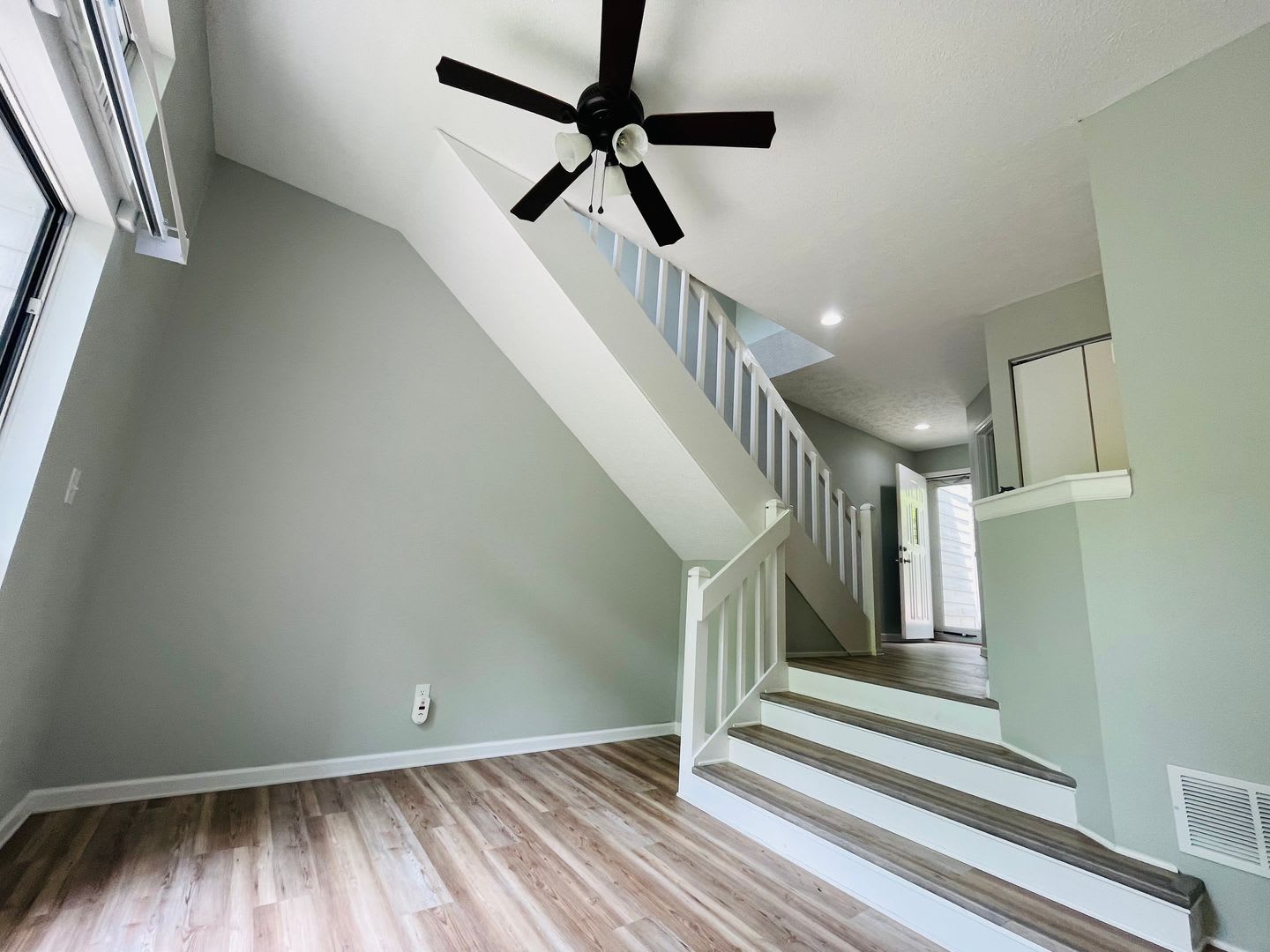 1938 E Bay Pointe Dr – photo 4