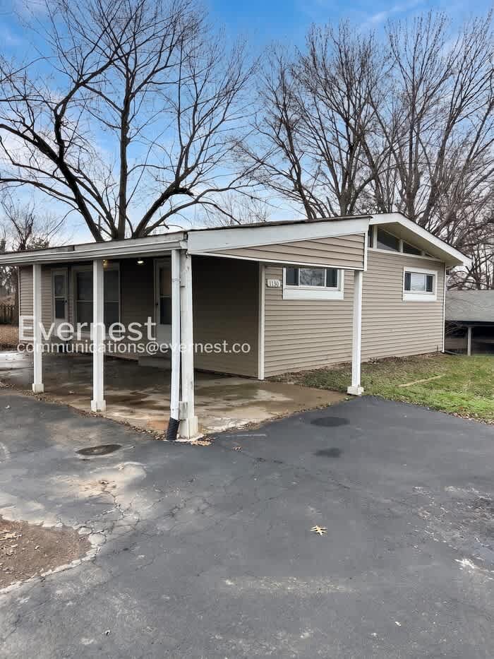 1130 Trampe Avenue – photo 2