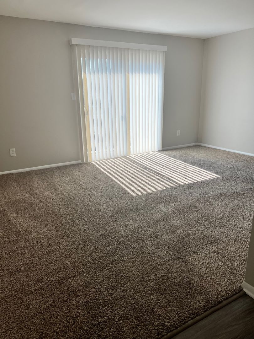 Spacious 2-Bedroom Apartment for Rent in Chesterton – Prime Location and Comfort – photo 5