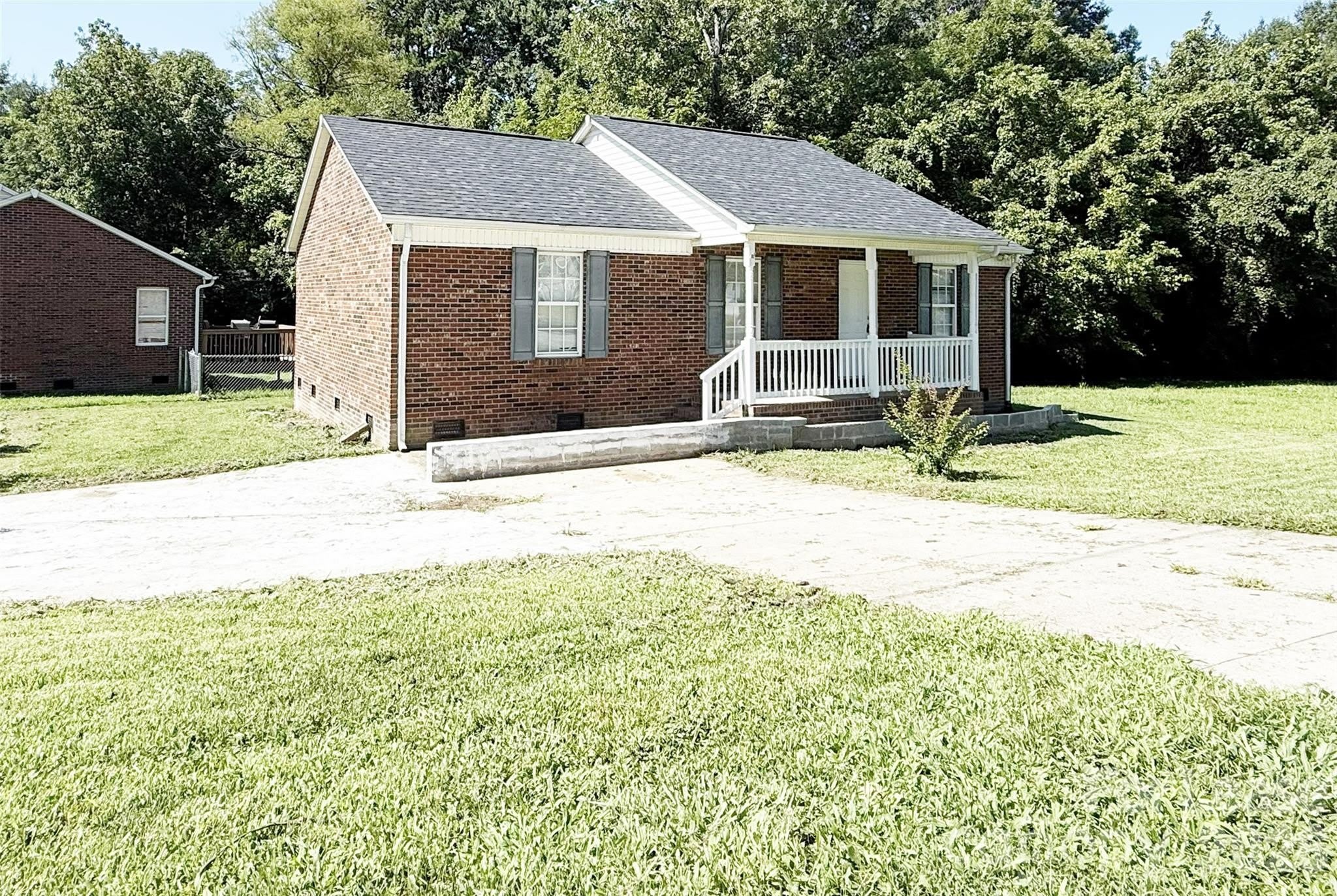 527 E Carpenter Street – photo 3