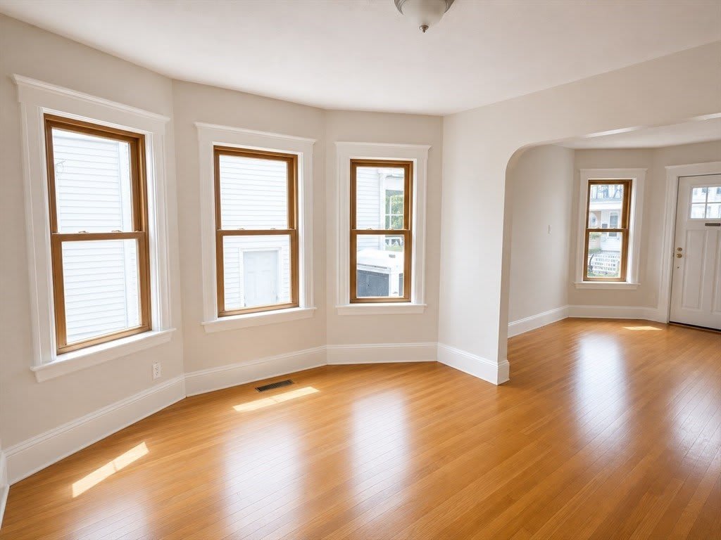 9 Bradford Ave – photo 2