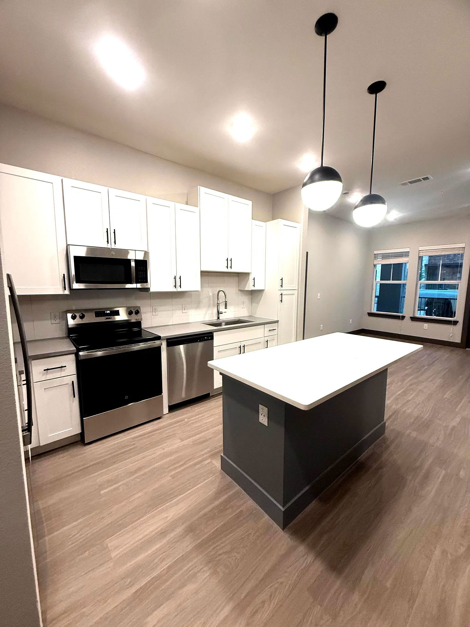 400 West 5Th Street – photo 5