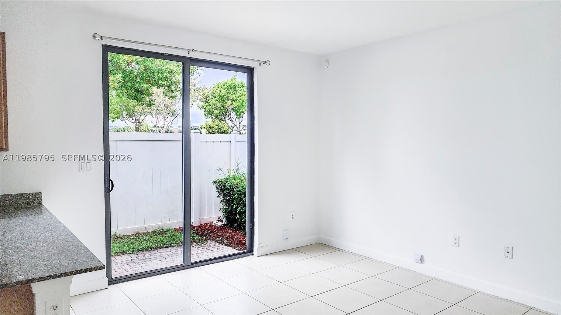 470 NE 194th Ter – photo 4
