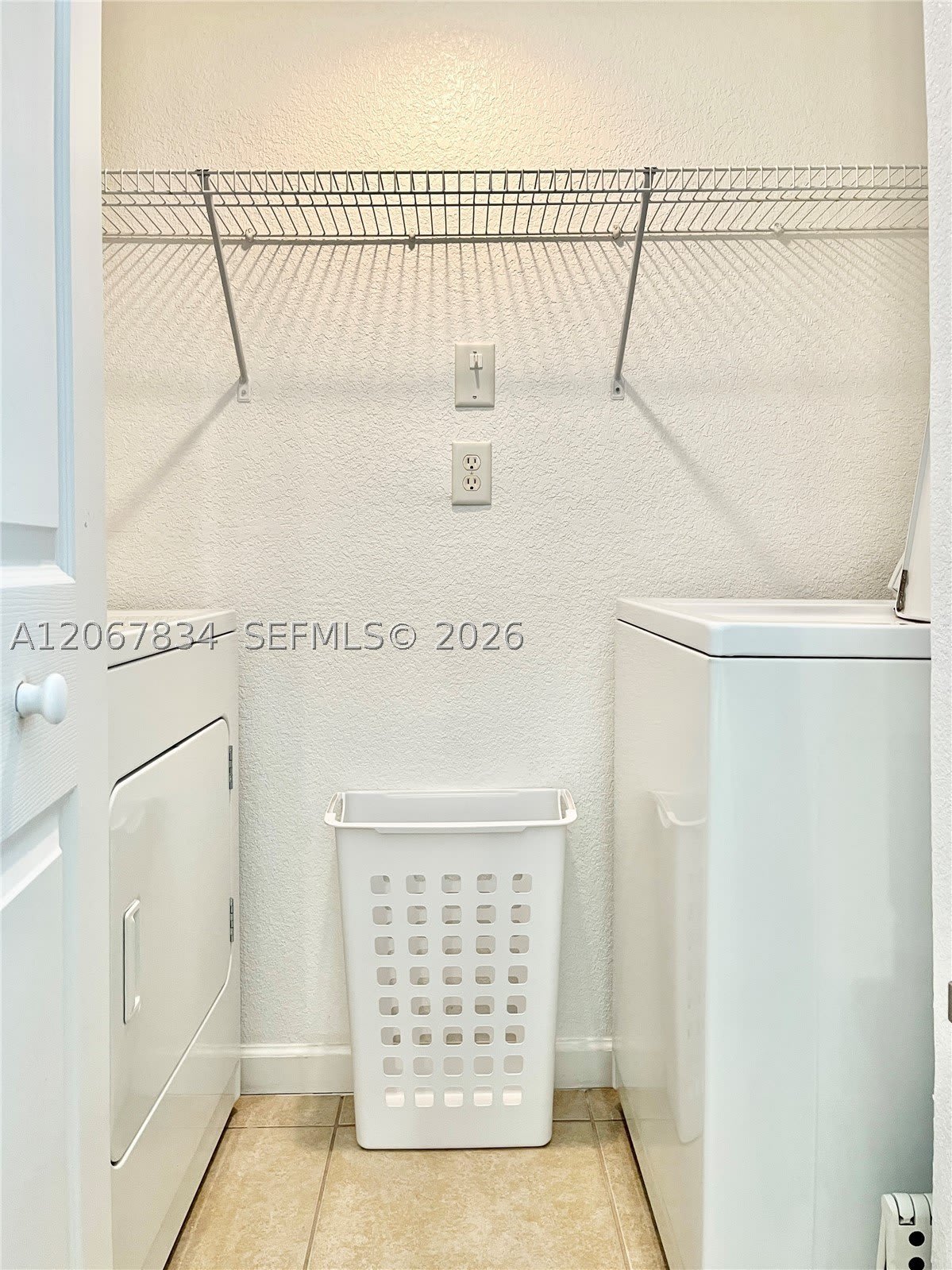 221 SW Palm Dr – photo 4