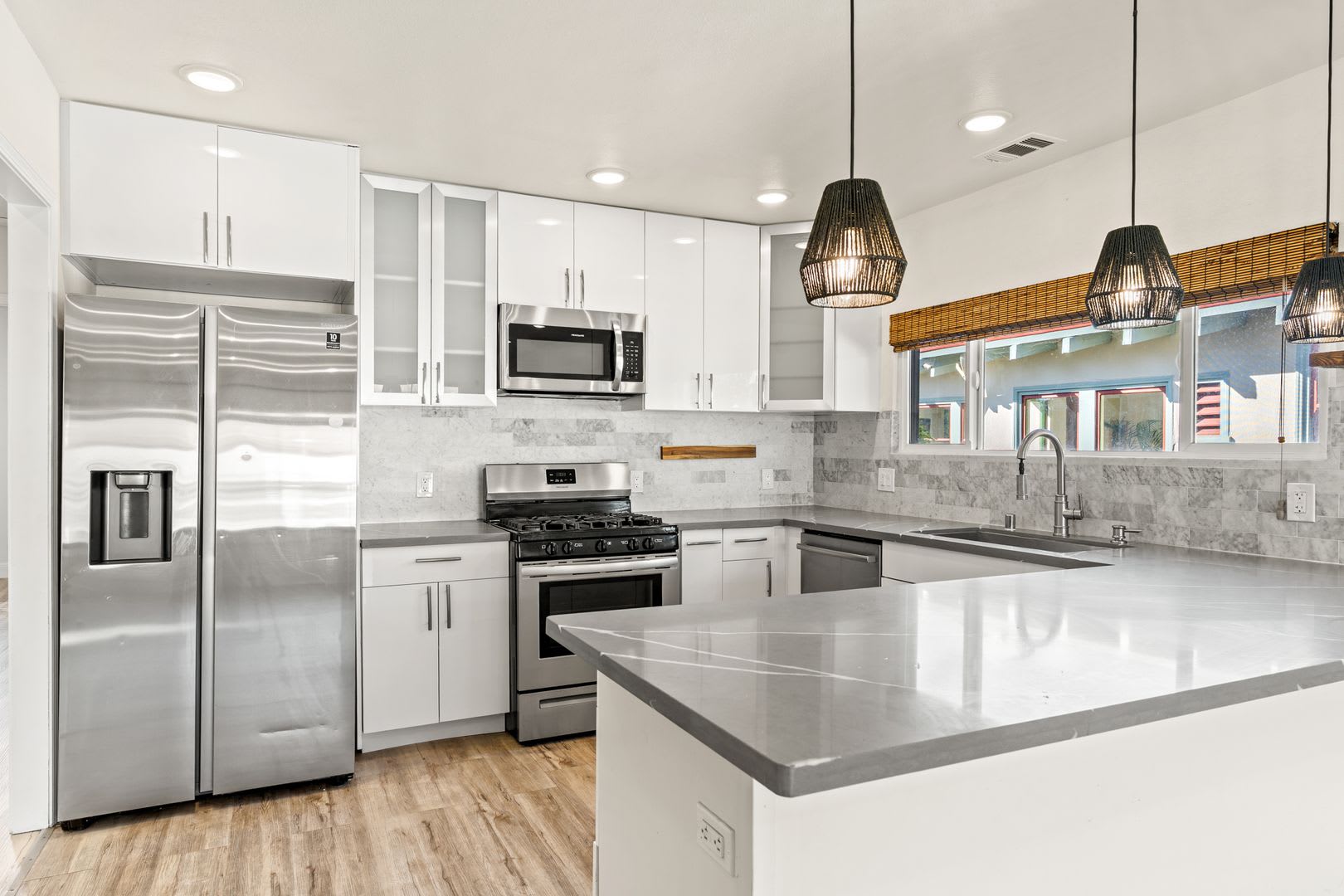 Beautifully Updated Spanish-Style Home Featuring an En Suite Master and Redwood Deck – photo 5