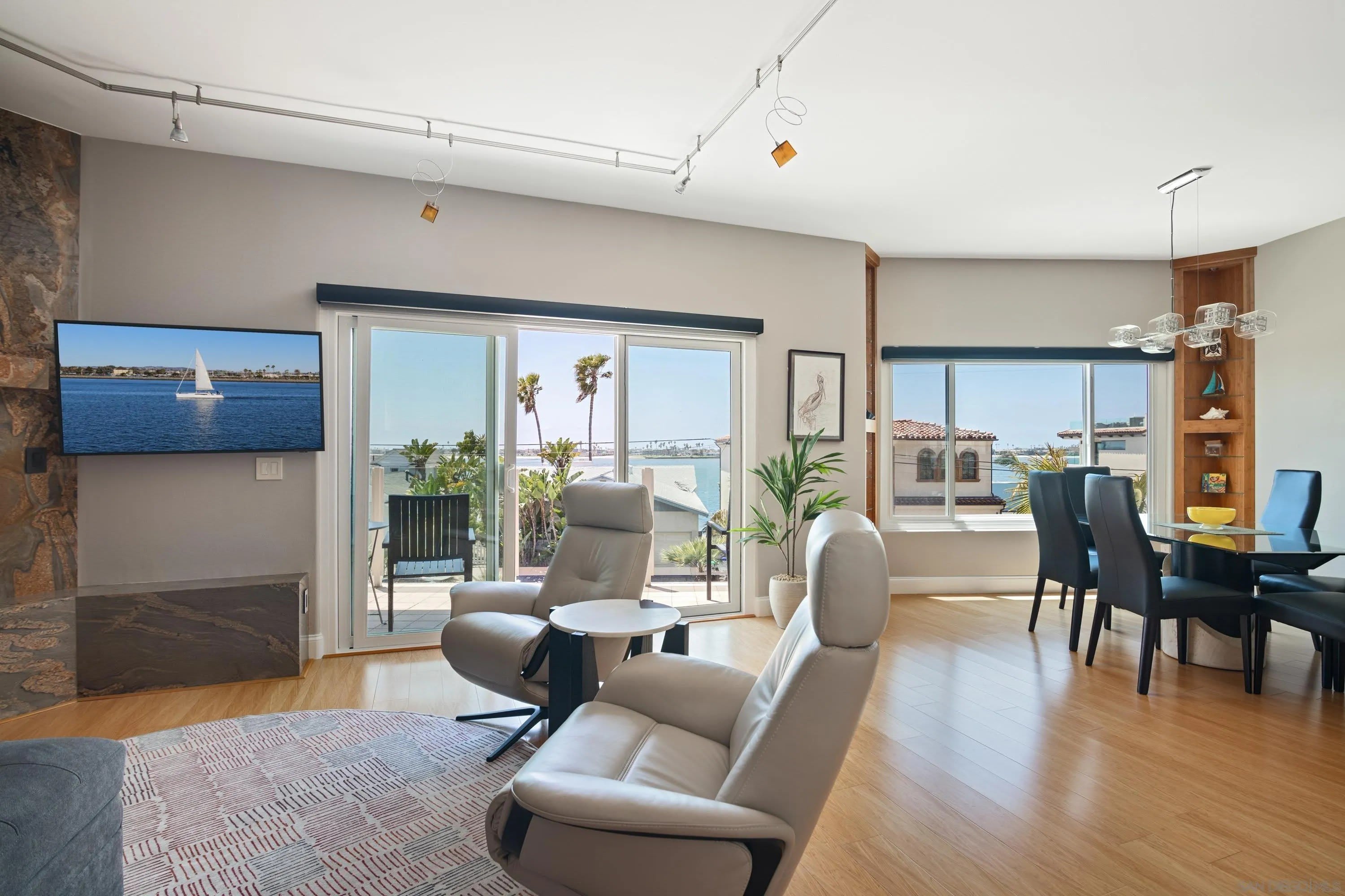 3701 Riviera Dr – photo 4