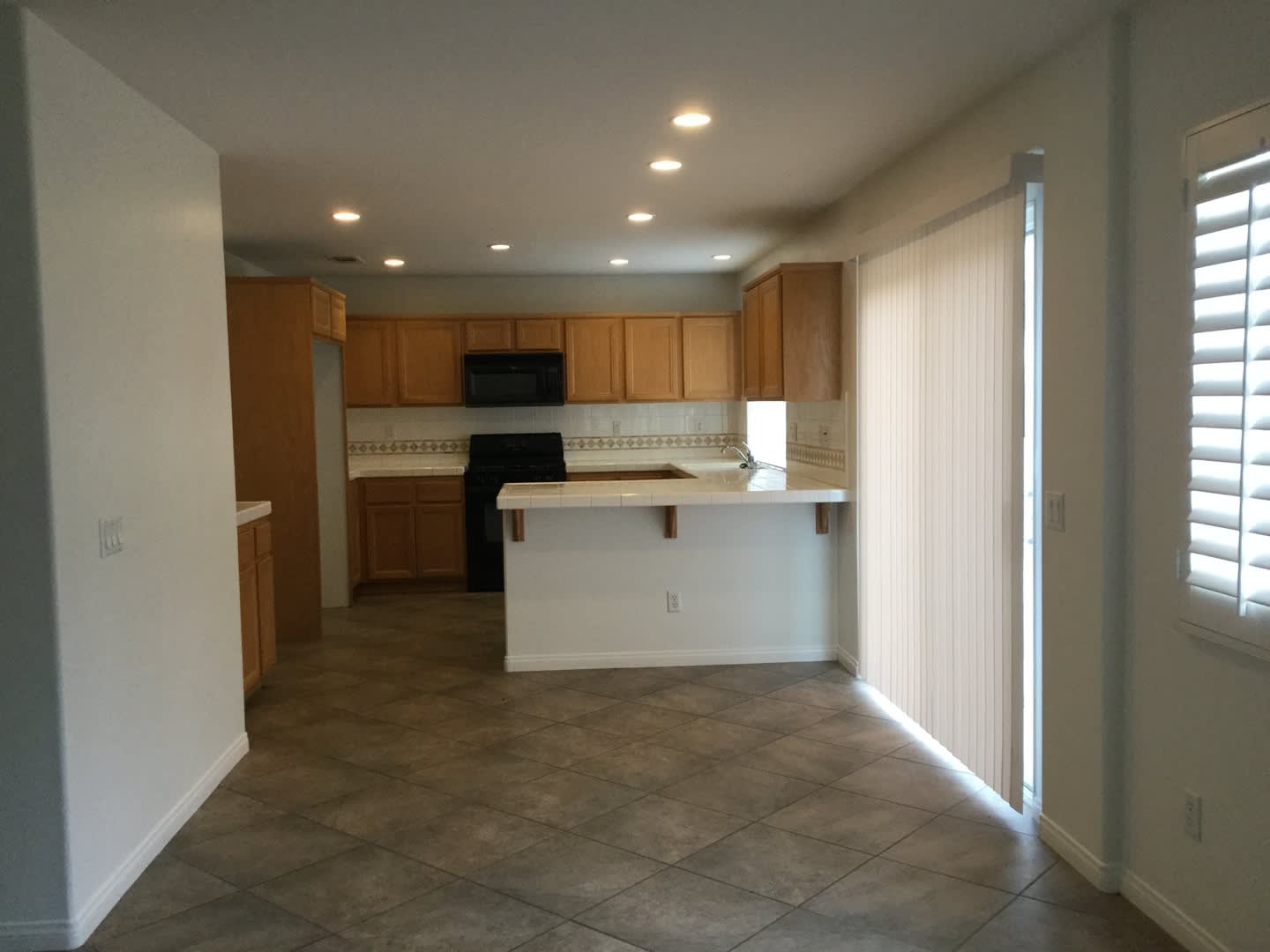 3 Bedroom 2 Bathroom Home in Corona – photo 5