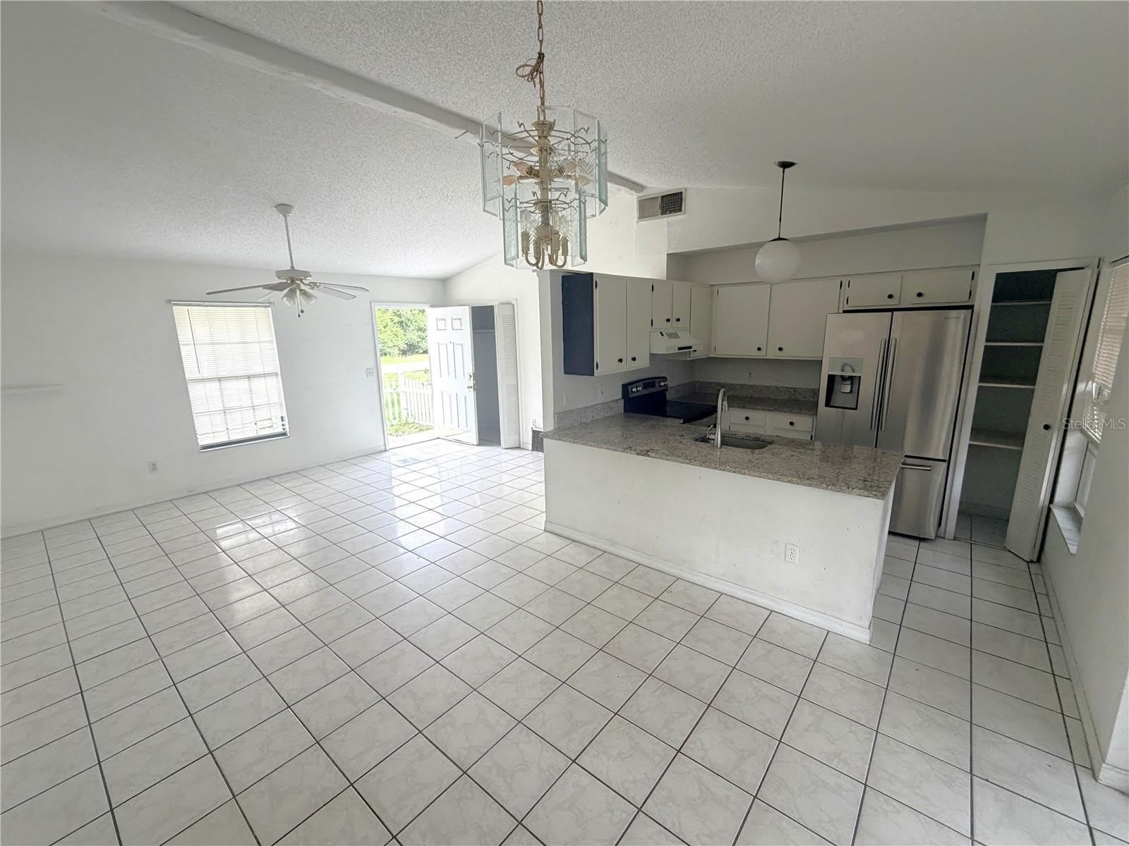 745 WHITEWOOD Drive – photo 3