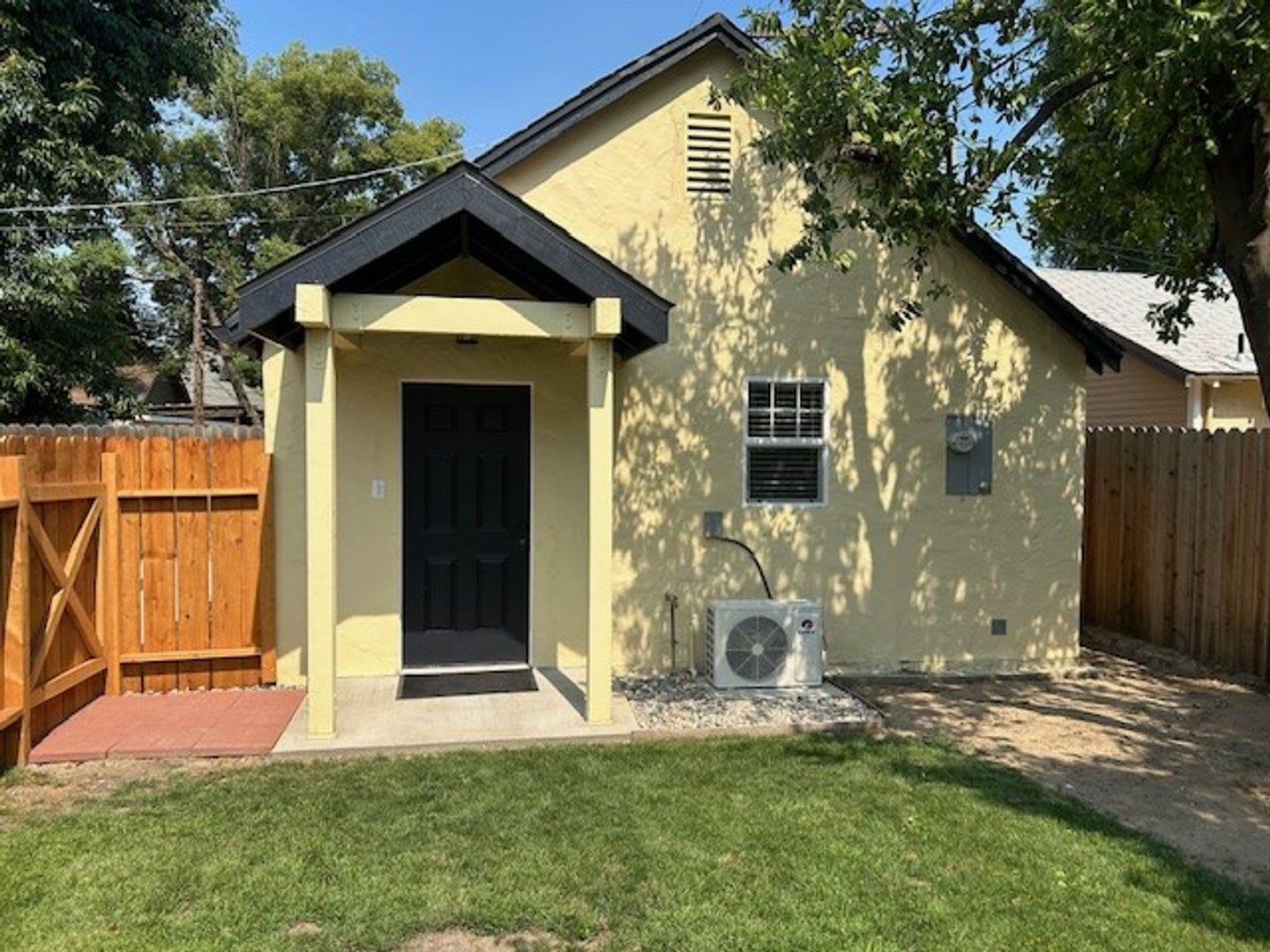 2701 San Emidio St #B – photo 1
