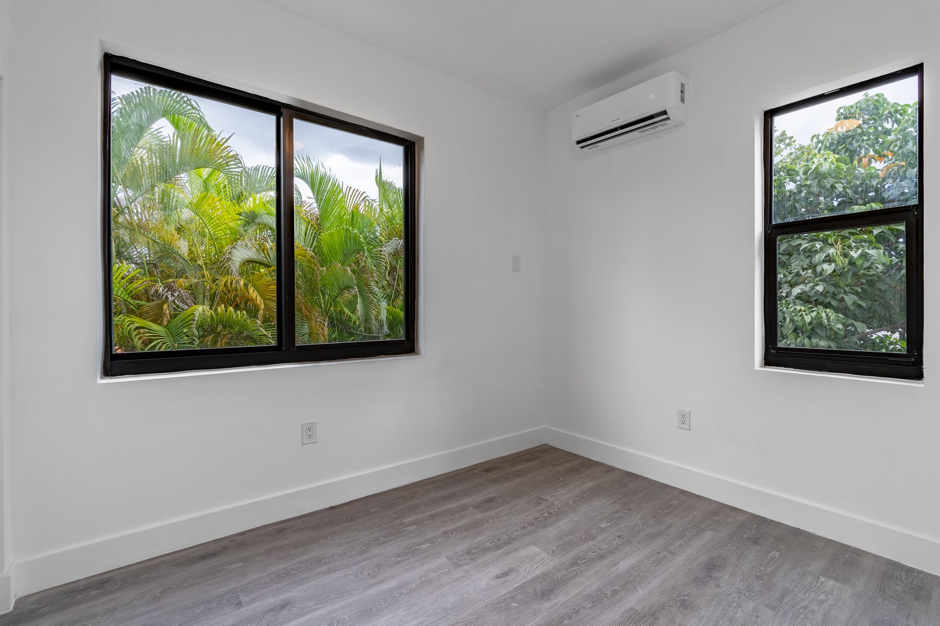 2961 Sw 5Th St – photo 5