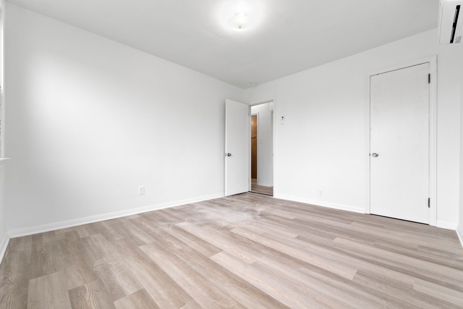 4-Bedroom Single-Family Home – photo 5