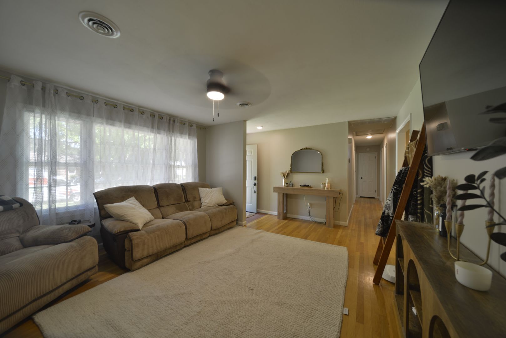 Move In Ready Brick Ranch With 1 600 Sq Ft Detached Shop – photo 3