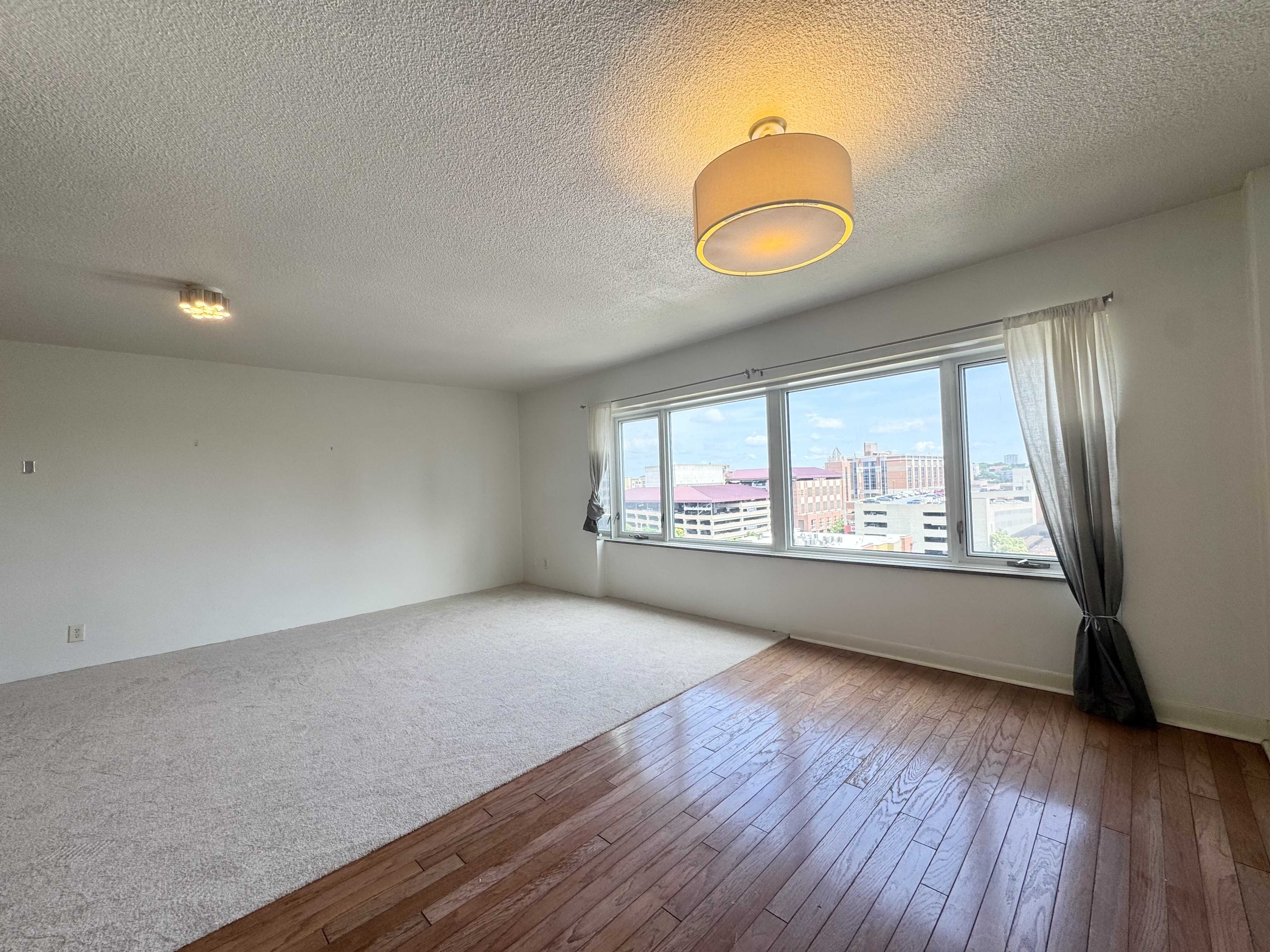 4545 Wornall Road – photo 5