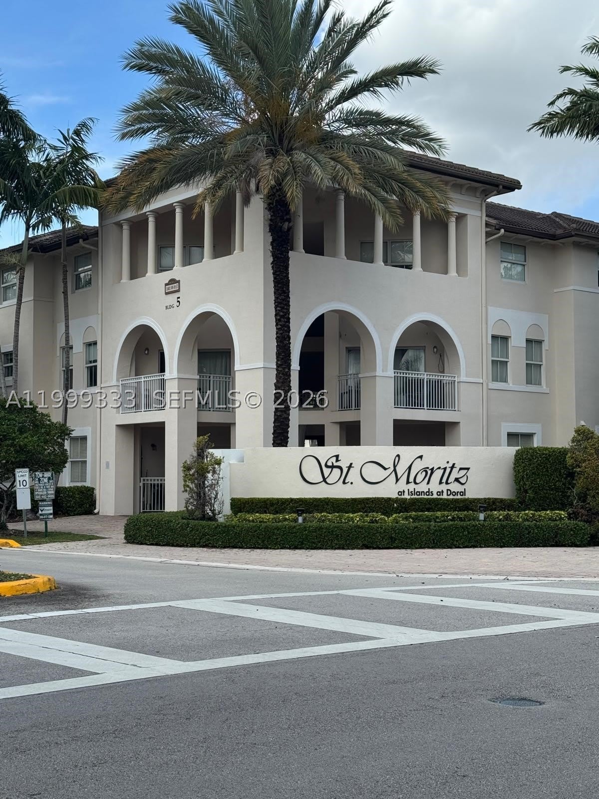 11601 NW 89th St – photo 1