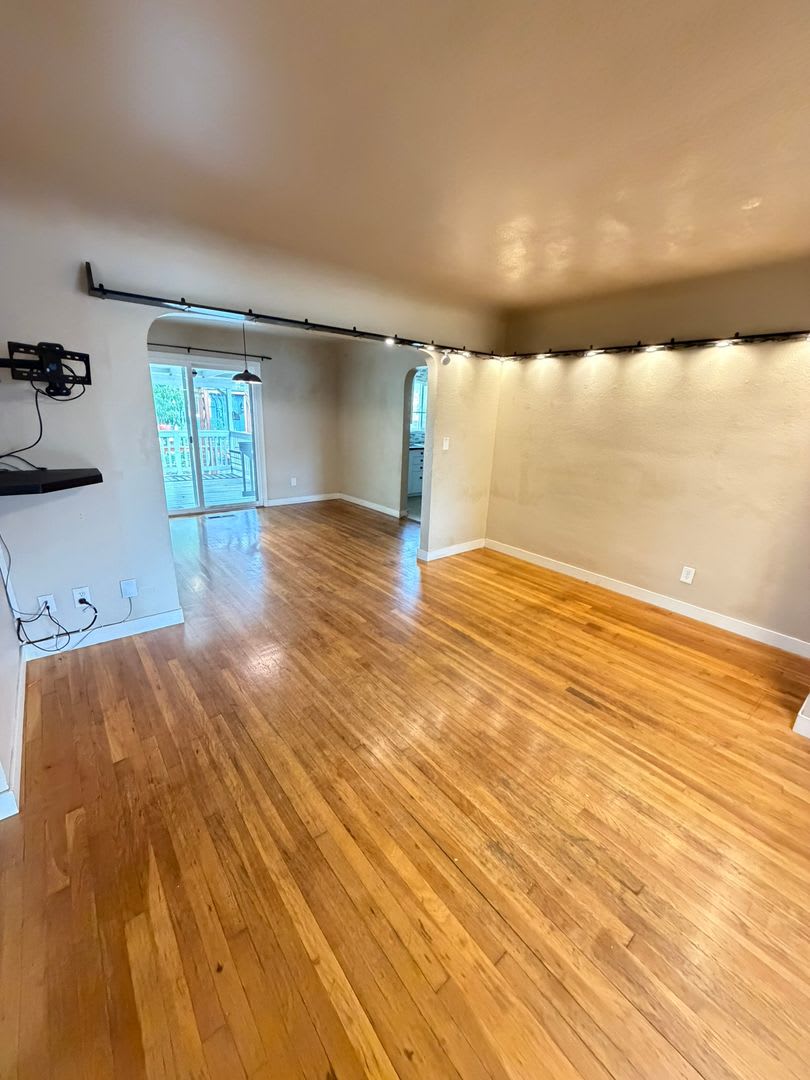 3 Bedroom With Large Back Yard And Trailer Parking – photo 4