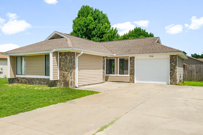7750 Betty Louise Drive – photo 2