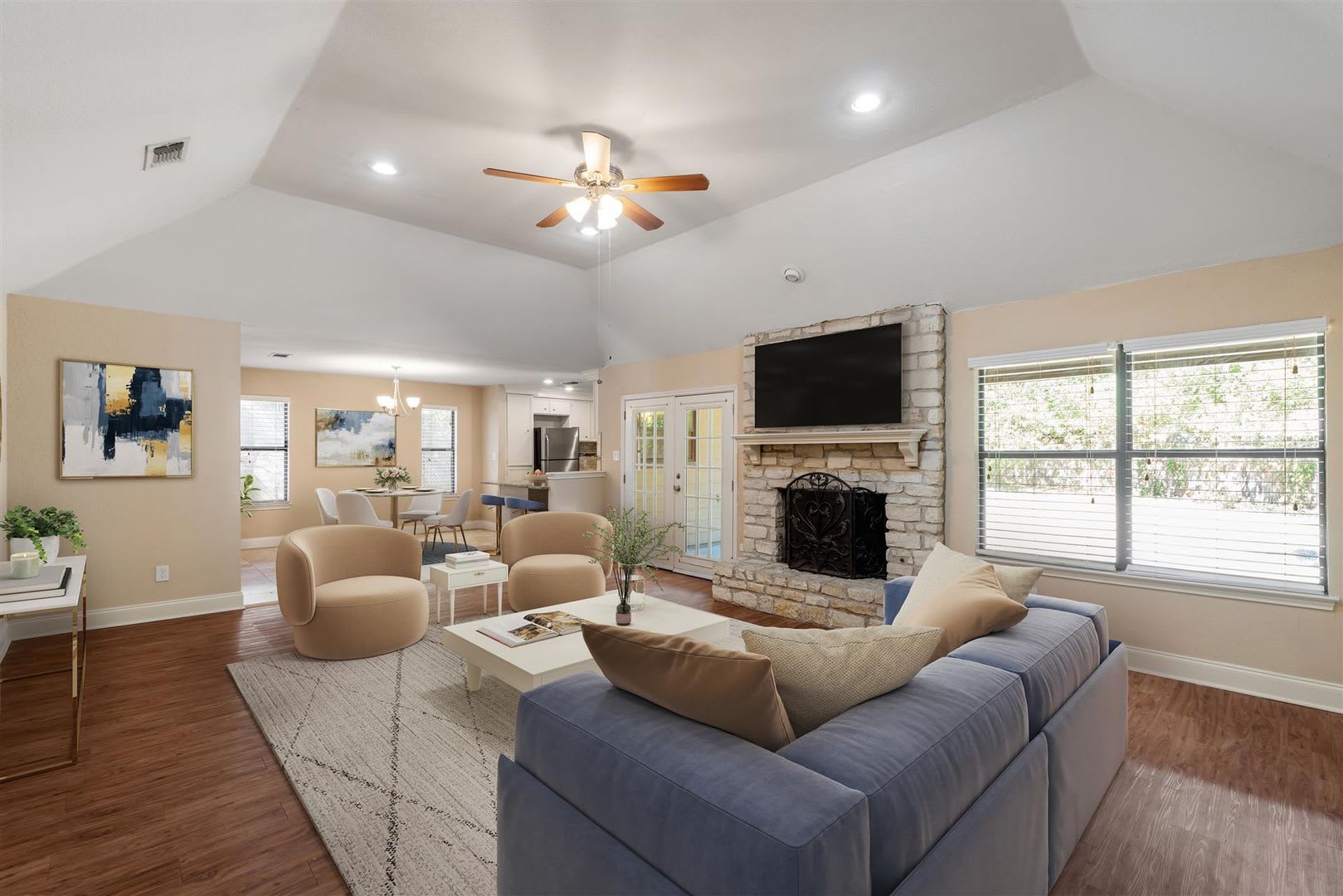 3 bedroom house with fireplace and large fenced in yard – photo 3