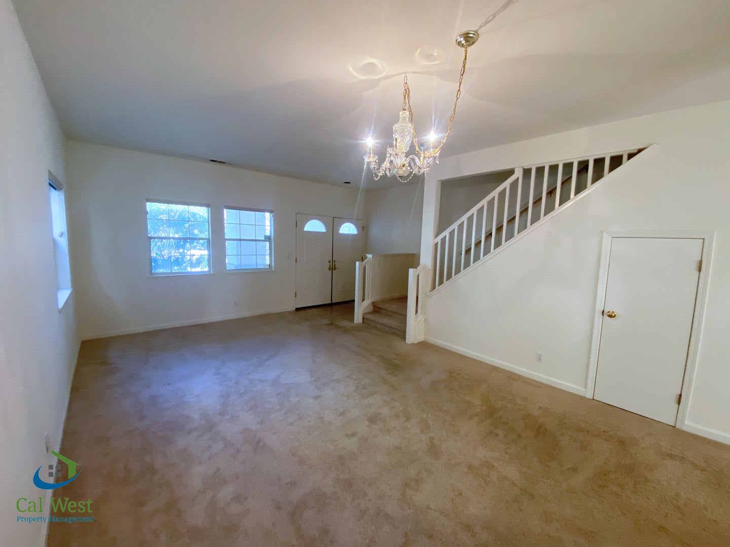 8995 Amazing 4 Bed 3 Bath Home In Mtn View Jackson Park Neighborhood Central Air Conditioning – photo 4