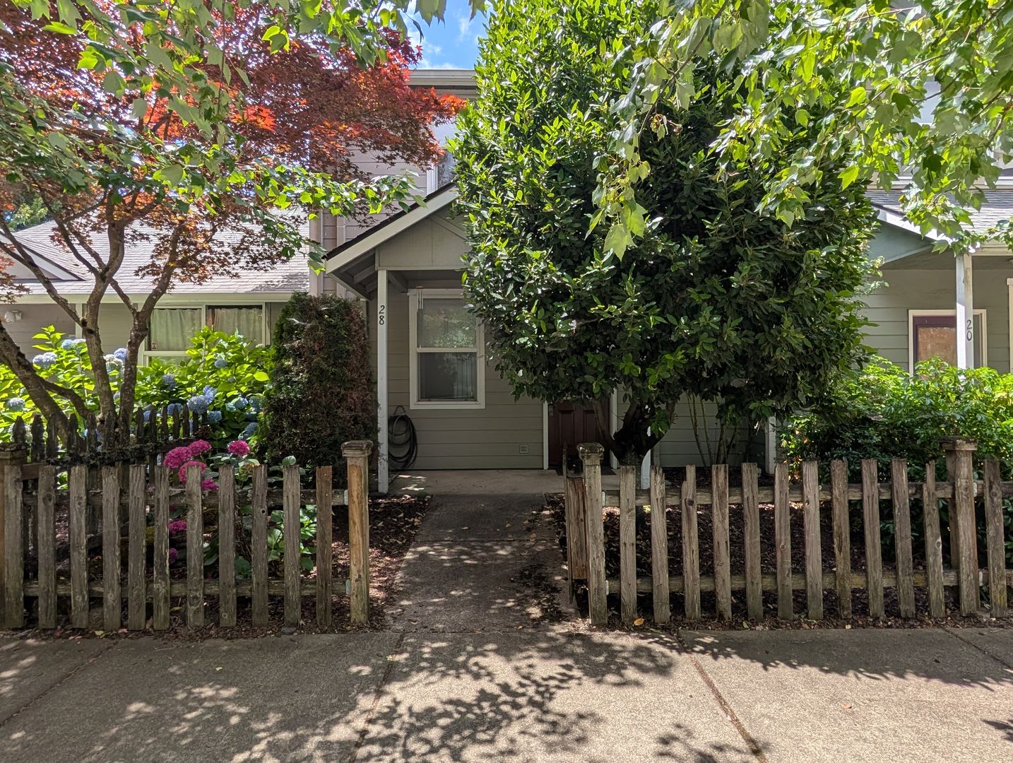 3 Bedroom, 2 Bath Home Close To Skinner Butte! – photo 1