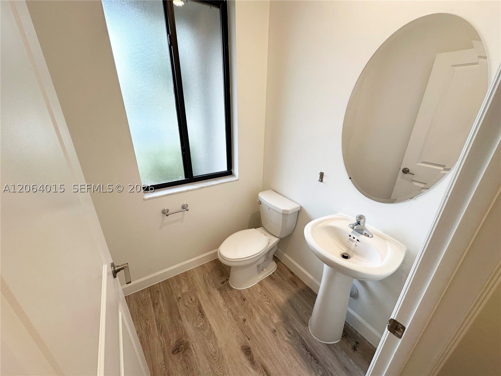 967 NE 211th St – photo 3