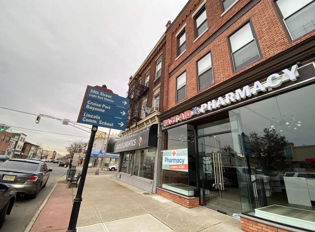 698 BROADWAY – photo 1