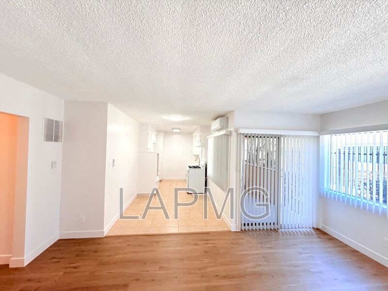 853 W Beach Avenue – photo 4