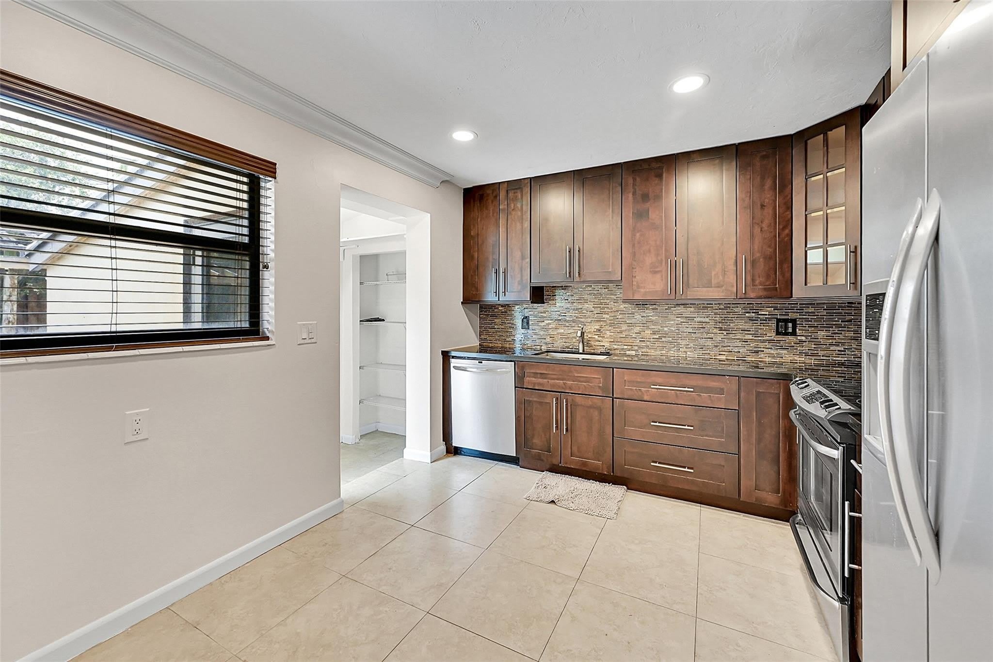 2200 NE 54TH Street – photo 3