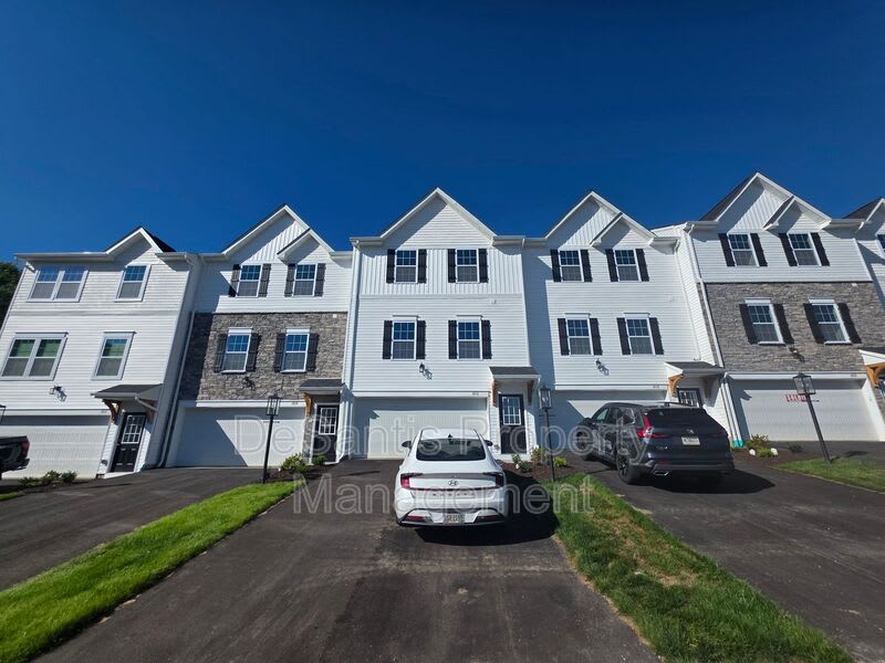 1806 Canterbury Drive – photo 1