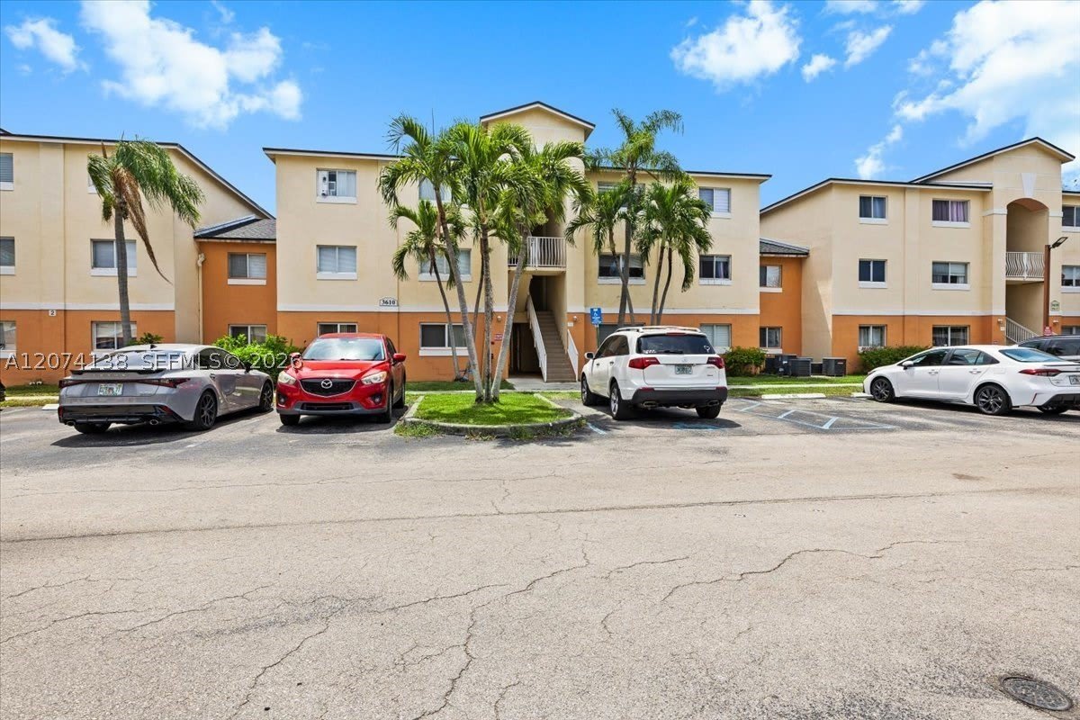 3610 N 56th Ave – photo 1