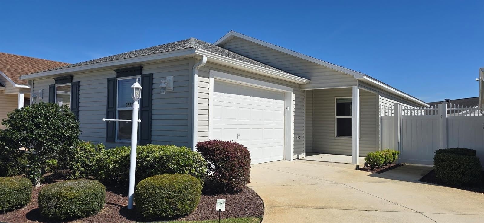 2577 LINDEWOOD Street – photo 1